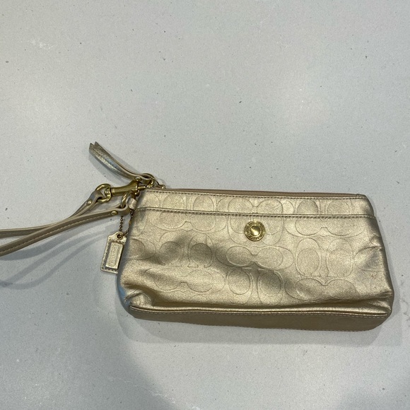 gold wristlet purse
